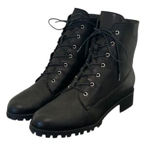 Size 7.5 Vintage short black genuine leather women flat lace up ankle boots.